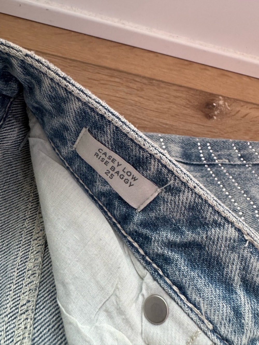 Pacsun Casey Low Rise Baggy Jeans Zebra Rhinestone Light Indigo size 25 (size 2) - Picture 7 of 11
